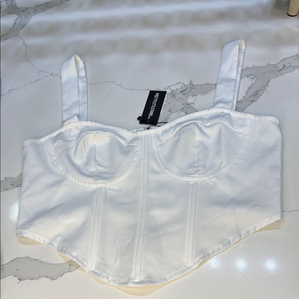 PrettyLittleThing White Crop Top BOX31